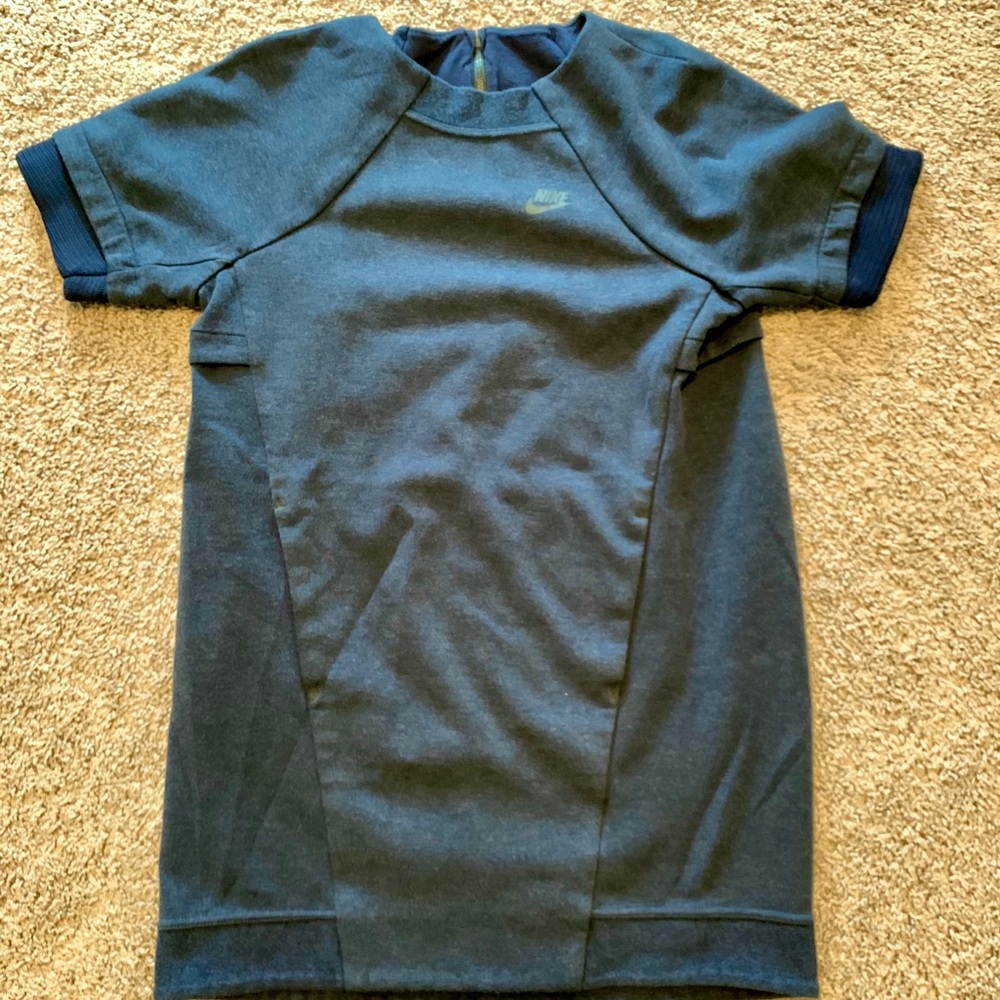 NIKE Tech Fleece Short Sleeve Women's Hoodie (S)